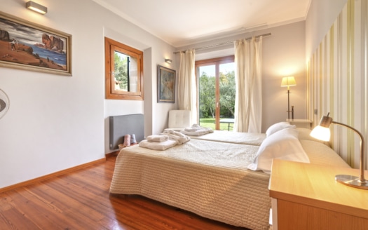 F-2804 Charmante Finca in der Nähe vom Golfplatz Pollensa mit Tourismuslizenz, großem Garten und Pool