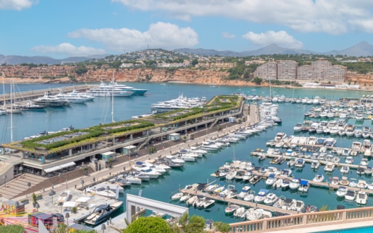 V-2650 Port Adriano Spektakuläre Designer-Villa mit Hafen und Meerblick, in Port Adriano