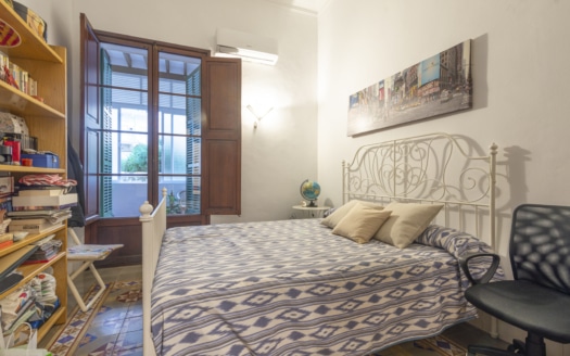 A-4042 INVESTITION! Beletage in Palma mit großem Wintergarten & viel Potenzial