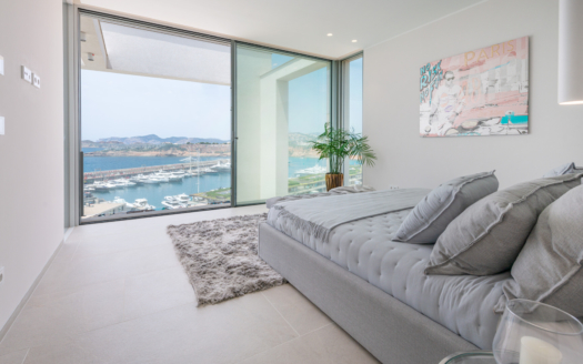 V-2650 Port Adriano Spektakuläre Designer-Villa mit Hafen und Meerblick, in Port Adriano