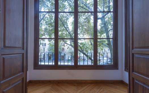A-4042 INVESTITION! Beletage in Palma mit großem Wintergarten & viel Potenzial