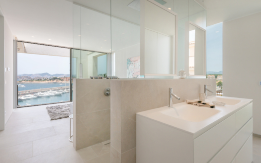 V-2650 Port Adriano Spektakuläre Designer-Villa mit Hafen und Meerblick, in Port Adriano