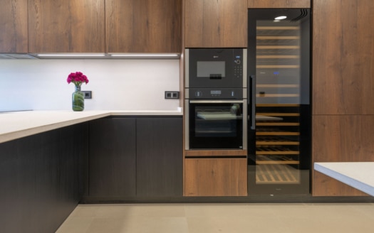 P-2026 Luxuriöses Penthouse mit großer Dachterrasse und umwerfendem Meerblick in bester Lage von Bendinat