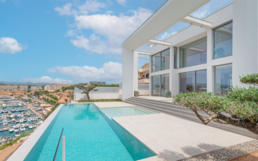 V-2650 Port Adriano Spektakuläre Designer-Villa mit Hafen und Meerblick, in Port Adriano