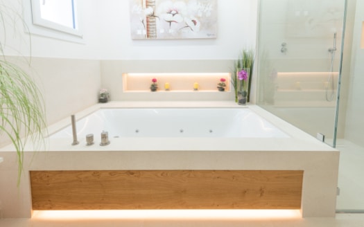 P-2026 Luxuriöses Penthouse mit großer Dachterrasse und umwerfendem Meerblick in bester Lage von Bendinat