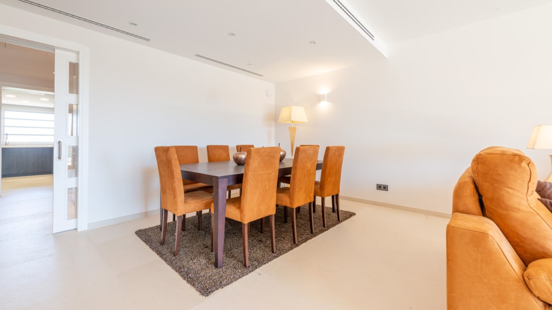 P-2026 Luxuriöses Penthouse mit großer Dachterrasse und umwerfendem Meerblick in bester Lage von Bendinat