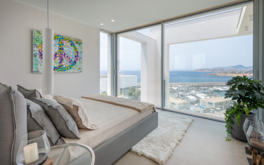 V-2650 Port Adriano Spektakuläre Designer-Villa mit Hafen und Meerblick, in Port Adriano