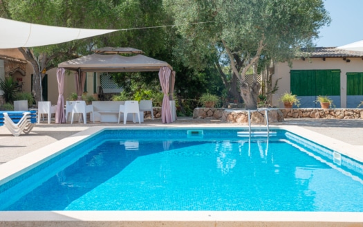 F-3073 Grosszügige Finca-Anwesen in Llucmajor auch für Pferdeliebhaber