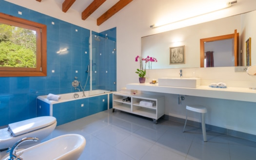 F-2804 Charmante Finca in der Nähe vom Golfplatz Pollensa mit Tourismuslizenz, großem Garten und Pool