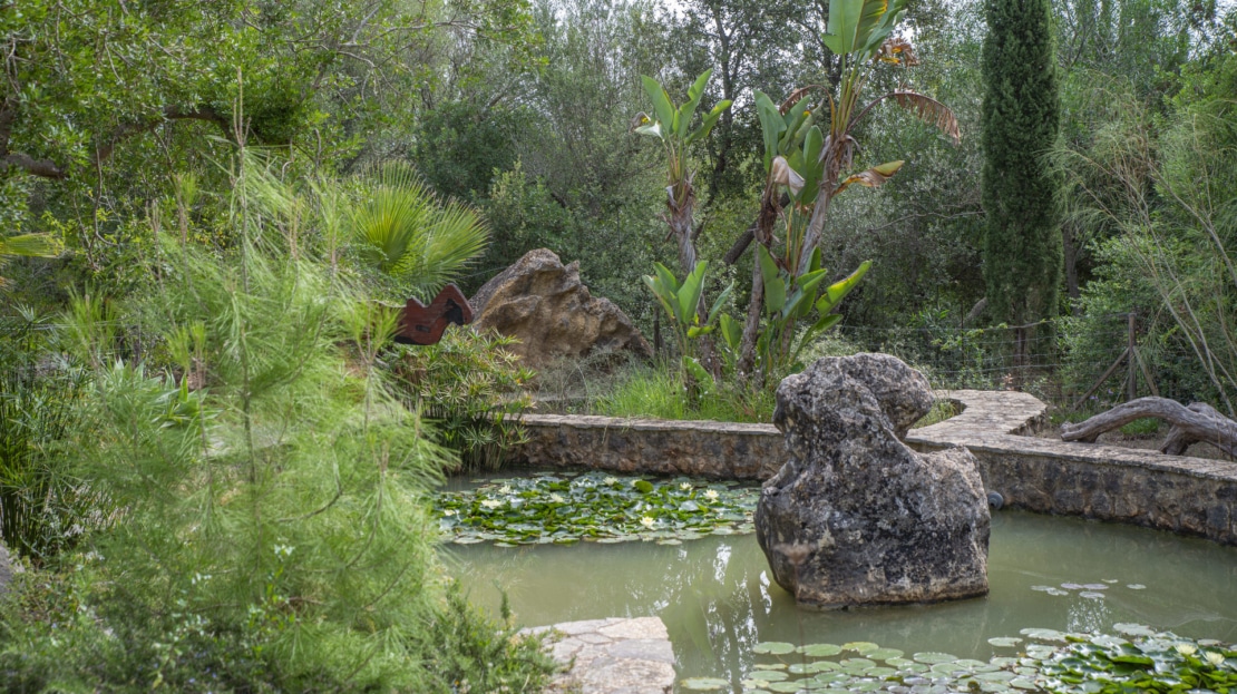 F-2804 Charmante Finca in der Nähe vom Golfplatz Pollensa mit Tourismuslizenz, großem Garten und Pool