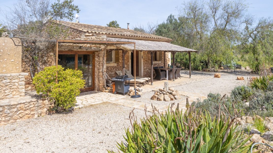 F-4545 Finca in Porreres mit Ferienvermietungslizenz, Privatsphäre UND eigenem Weinberg