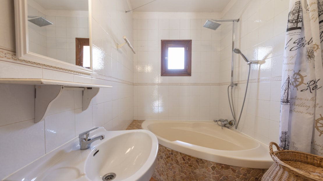 F-4545 Finca in Porreres mit Ferienvermietungslizenz, Privatsphäre UND eigenem Weinberg