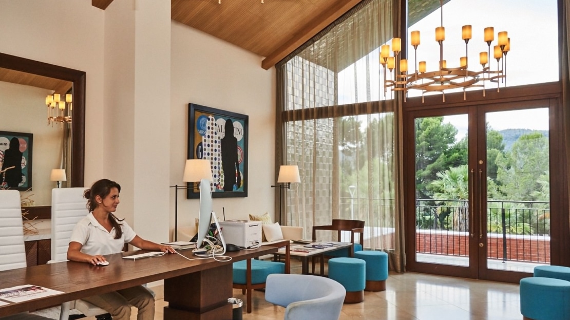 V-2078 Imposante Villa mit Ferienvermietungslizenz und Blick über das Tal sowie den Golfplatz von Canyamel