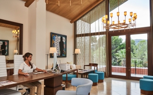 V-2078 Imposante Villa mit Ferienvermietungslizenz und Blick über das Tal sowie den Golfplatz von Canyamel