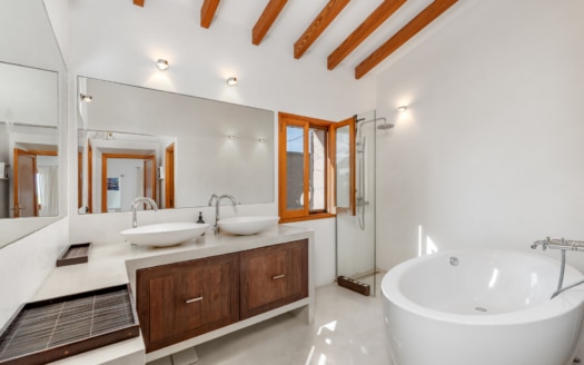 5208 Naturstein-Finca in Campos mit Weingut und einzigartigem Charme