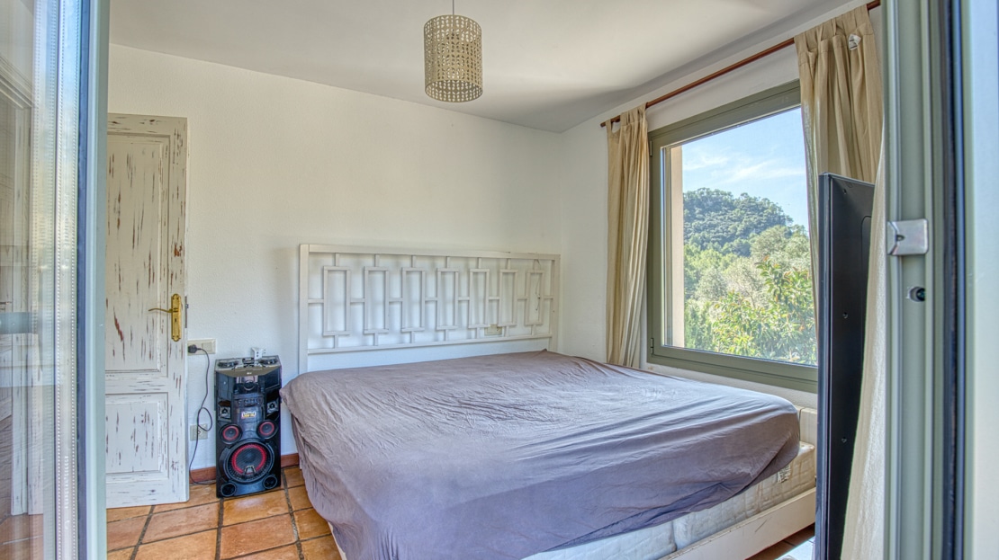 4938 Country house on large plot near Esporles with pool and stunning mountain views 43