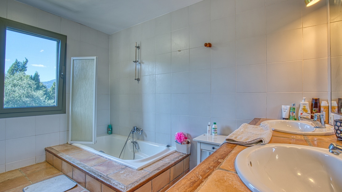 4938 Country house on large plot near Esporles with pool and stunning mountain views 40