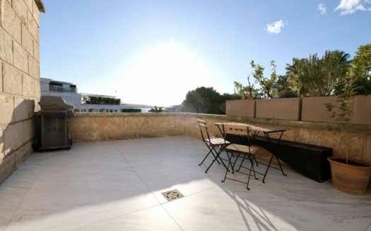 A-4103-121 Renoviertes Luxus-Apartment in Puerto Portals mit traumhaftem Meerblick 2