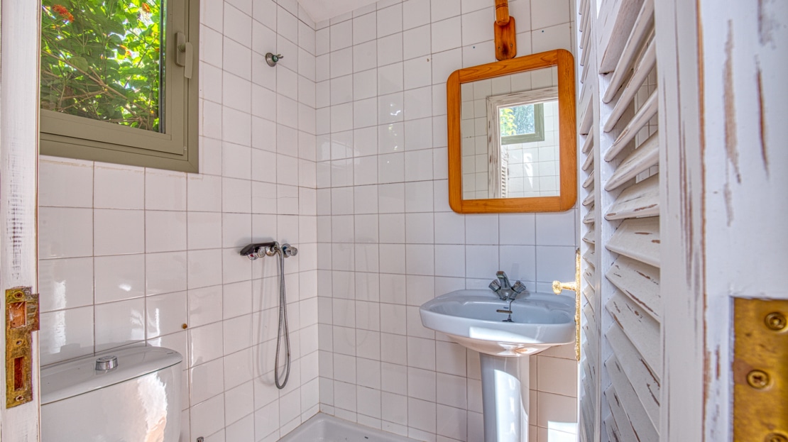 4938 Country house on large plot near Esporles with pool and stunning mountain views 25