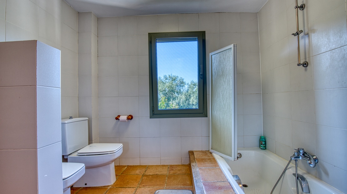 4938 Country house on large plot near Esporles with pool and stunning mountain views 41