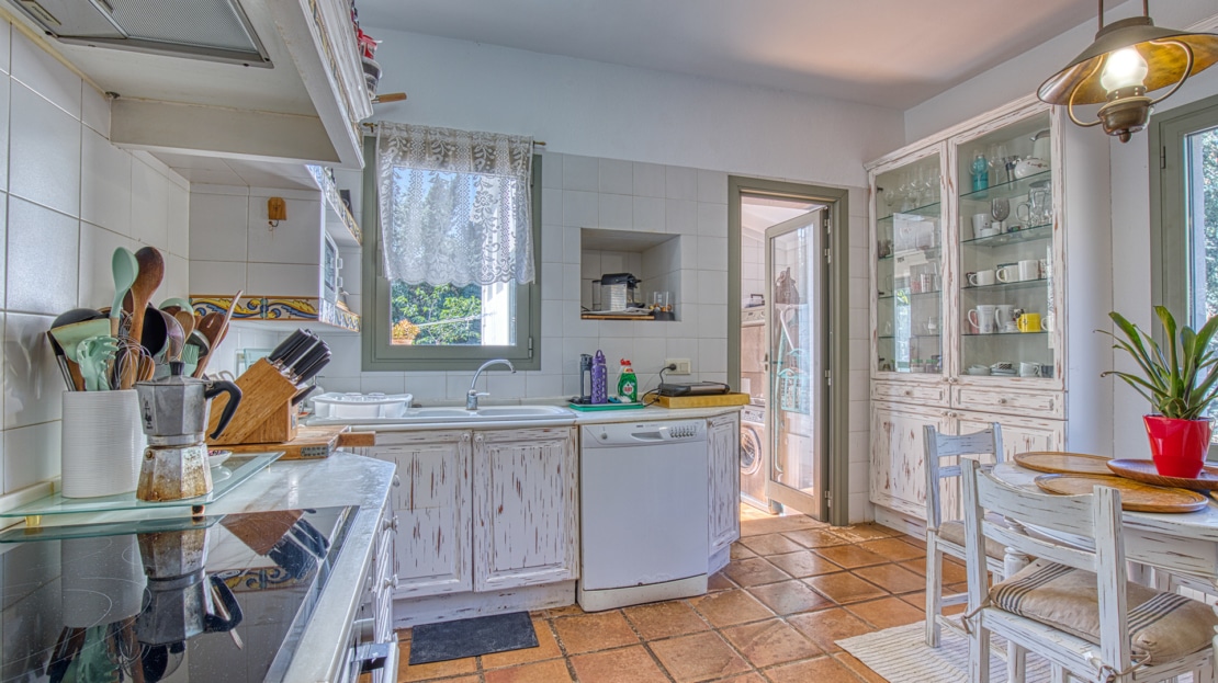 4938 Country house on large plot near Esporles with pool and stunning mountain v