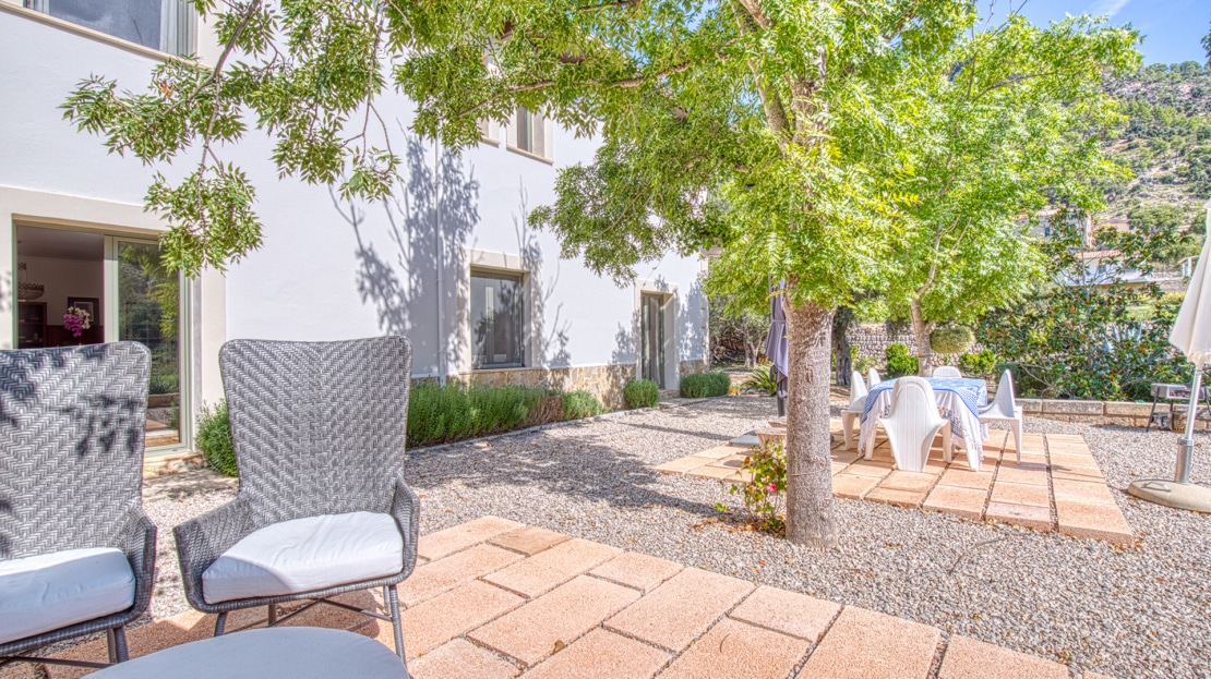 4938 Country house on large plot near Esporles with pool and stunning mountain views 9