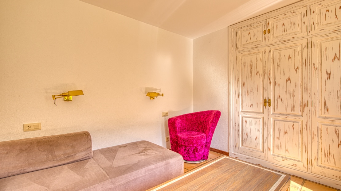 4938 Country house on large plot near Esporles with pool and stunning mountain views 38