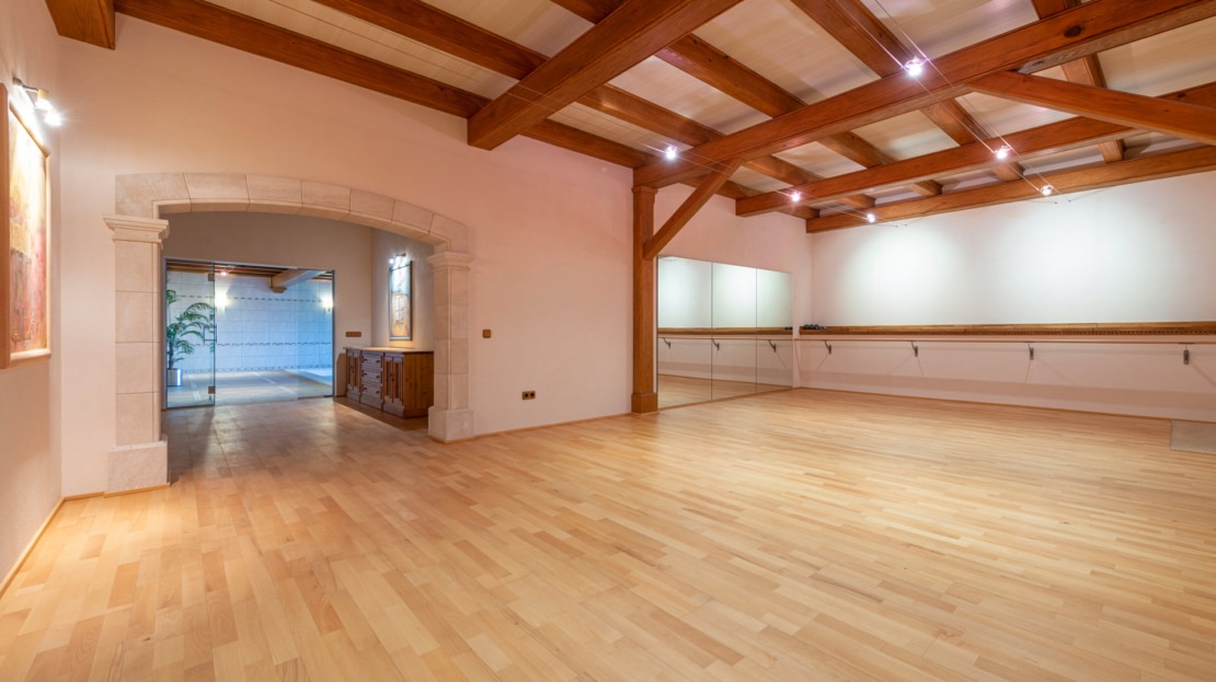 V-3300 Beeindruckende Villa in Galilea mit Indoorpool und wunderschönem Panoramablick