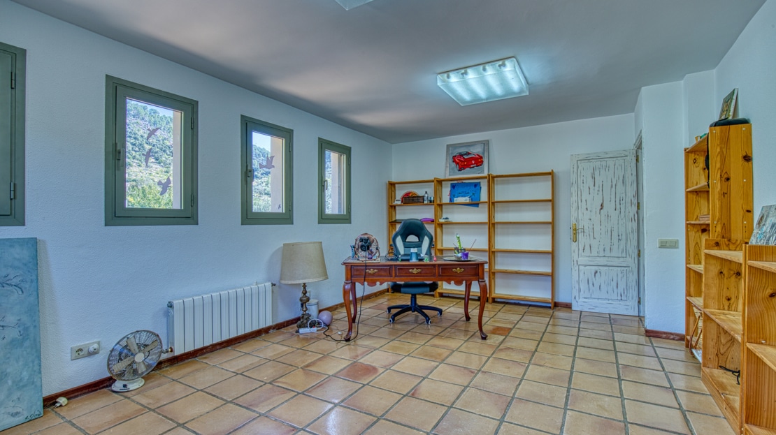 4938 Country house on large plot near Esporles with pool and stunning mountain views 46