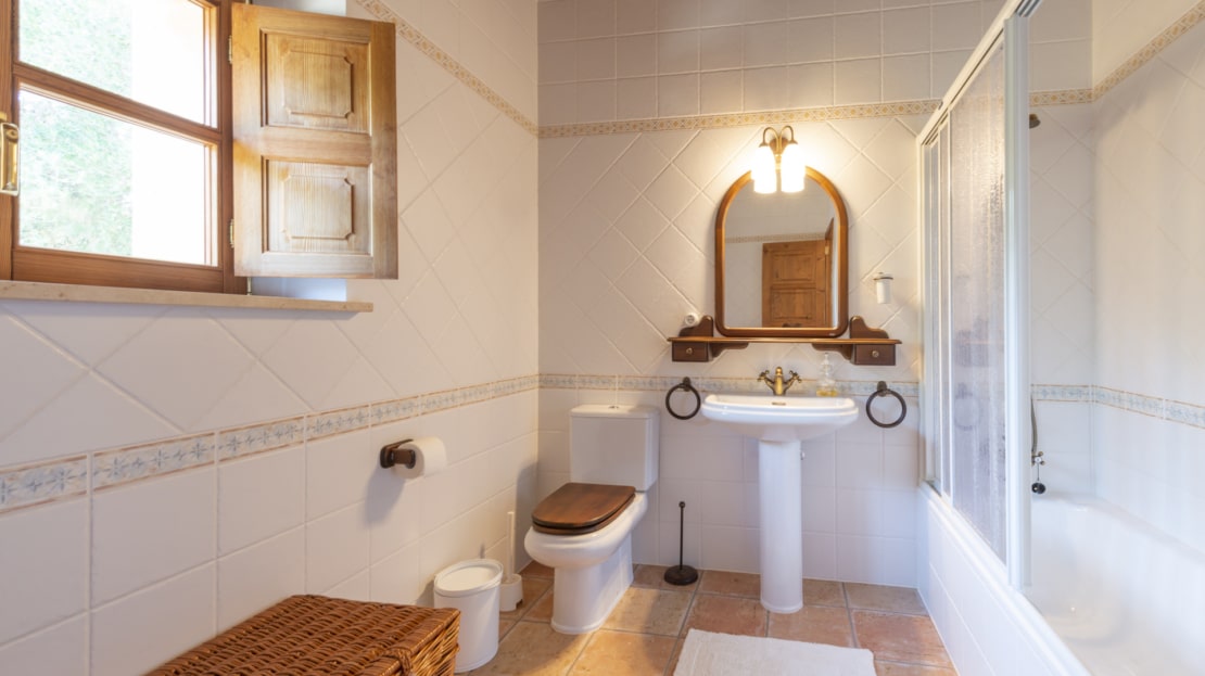 V-3300 Beeindruckende Villa in Galilea mit Indoorpool und wunderschönem Panoramablick
