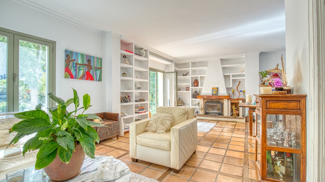 4938 Country house on large plot near Esporles with pool and stunning mountain v