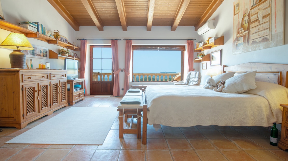 V-3300 Beeindruckende Villa in Galilea mit Indoorpool und wunderschönem Panoramablick