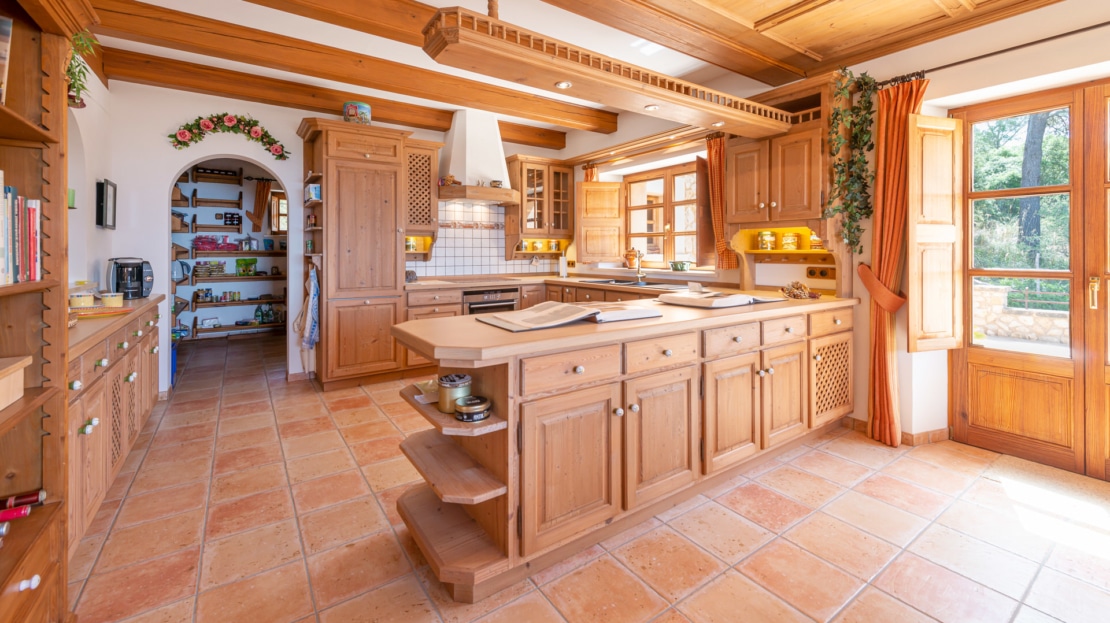 V-3300 Beeindruckende Villa in Galilea mit Indoorpool und wunderschönem Panoramablick