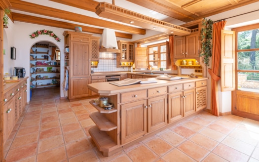 V-3300 Beeindruckende Villa in Galilea mit Indoorpool und wunderschönem Panoramablick