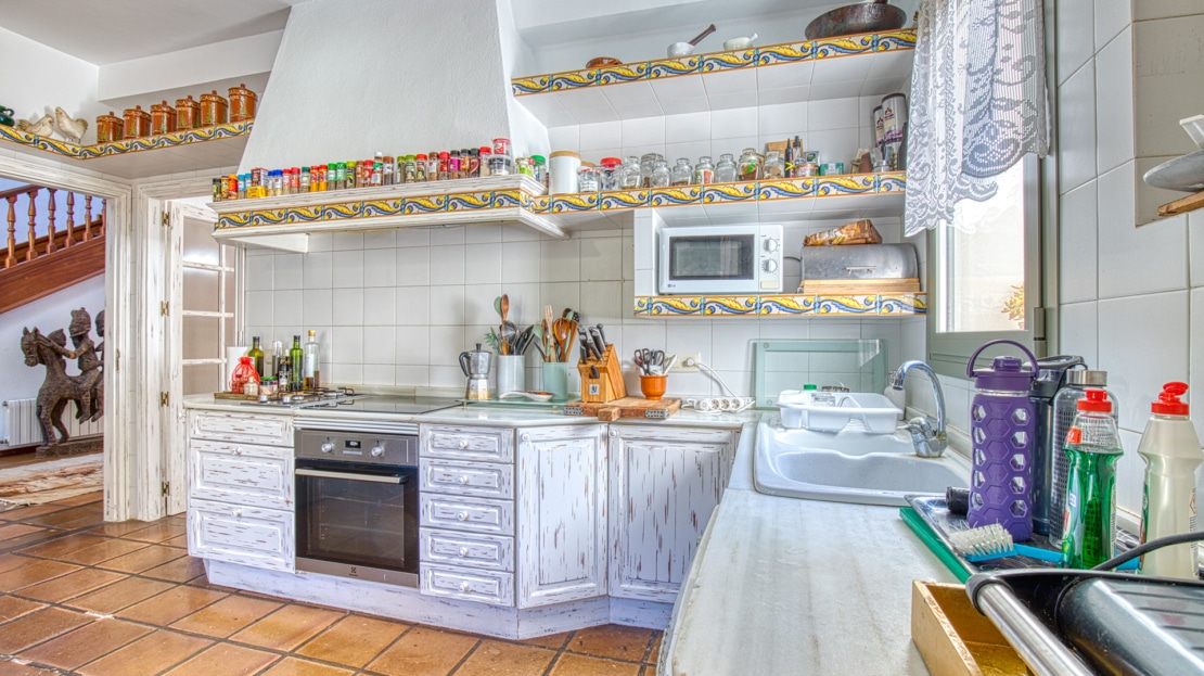 4938 Country house on large plot near Esporles with pool and stunning mountain v