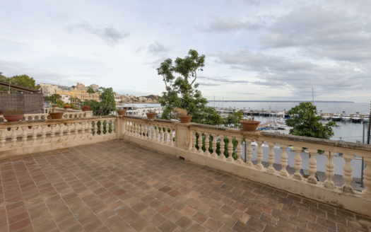 4949 INVESTITION! Haus in Cala Nova, in erster Linie mit herrlichem Hafen- und Meerblick