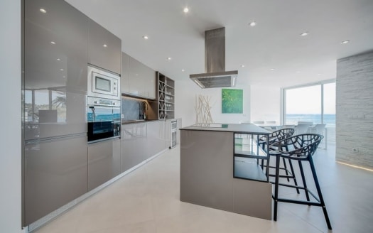 A-4691 Renoviertes Luxus Apartment in 1. Meereslinie mit  fantastischem Rundum Ausblick  2