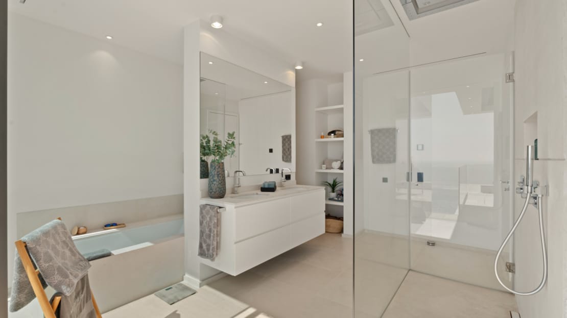 2752 - Villa in Camp de Mar 9