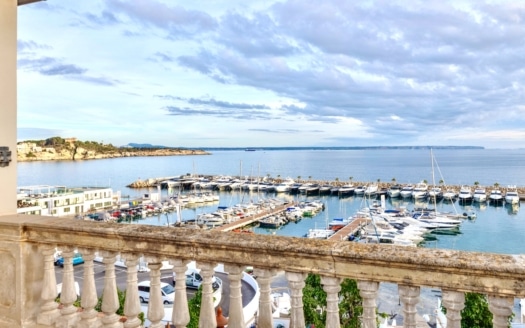 4949 INVESTITION! Haus in Cala Nova, in erster Linie mit herrlichem Hafen- und Meerblick