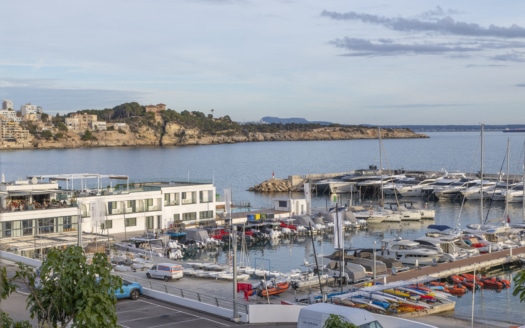 4949 INVESTITION! Haus in Cala Nova, in erster Linie mit herrlichem Hafen- und Meerblick